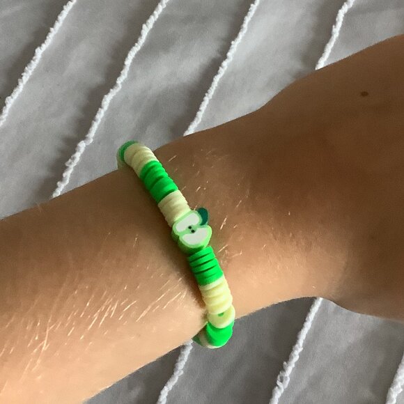 *Hand Made By Callie* 🍎 Apple Themed Bracelet And Ring Set 🍏 - Picture 2 of 5
